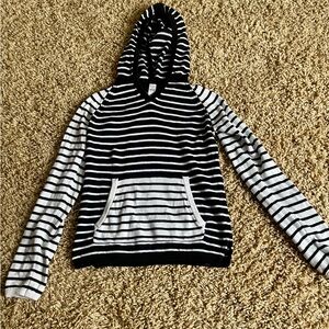 Black and white girls ivivva by Lululemon sweater